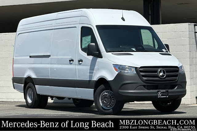 2025 Mercedes-Benz Sprinter 3500 Cargo 170 WB