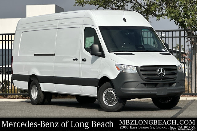 2025 Mercedes-Benz Sprinter 3500 Cargo 170 WB