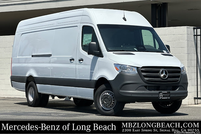 2025 Mercedes-Benz Sprinter 3500 Cargo 170 WB