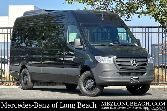 2025 Mercedes-Benz Sprinter 2500 Passenger 170 WB