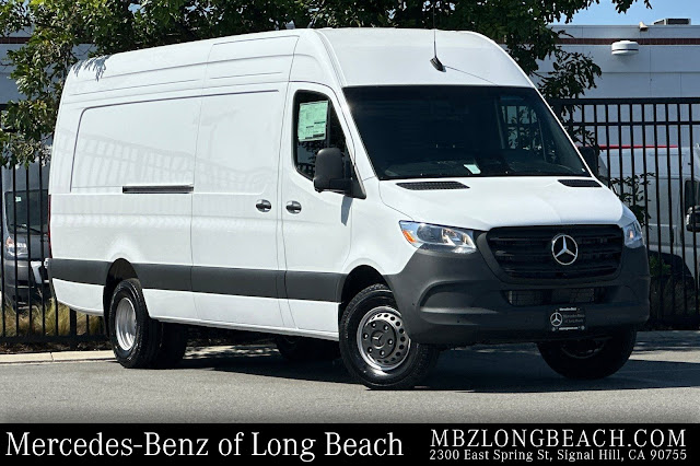 2026 Mercedes-Benz Sprinter 3500 Cargo 170 WB