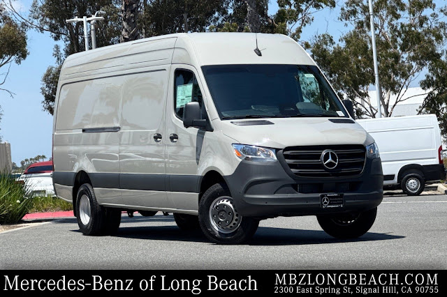 2026 Mercedes-Benz Sprinter 3500 Cargo 170 WB